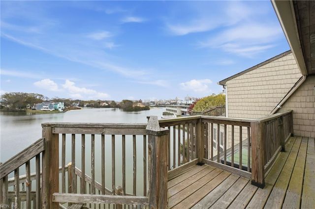 245 Lake DR, Virginia Beach, VA 23451
