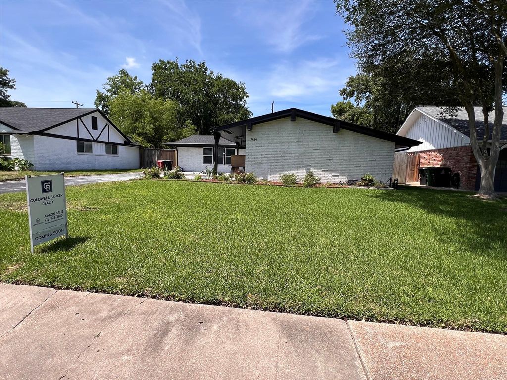 7034 Langdon Lane, Houston, TX 77074