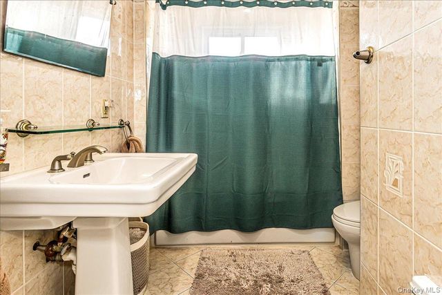 85 Unqua Road, Massapequa, NY 11758