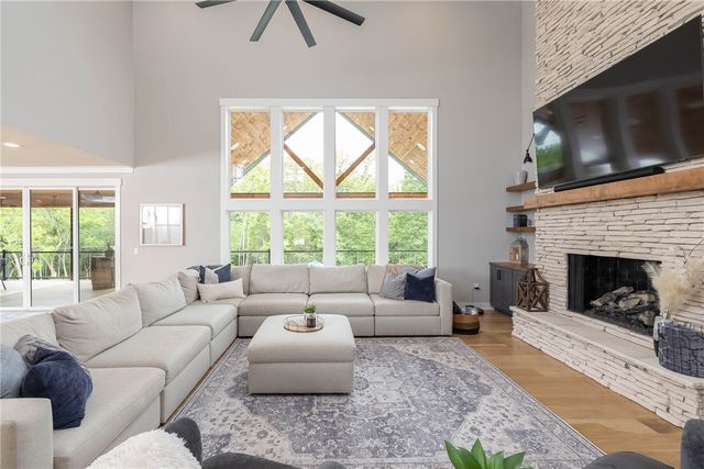 2762 Wilson Lane, Fayetteville, AR 72703