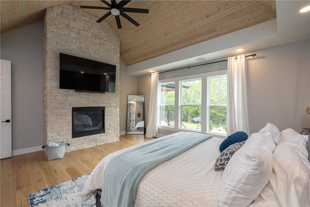 2762 Wilson Lane, Fayetteville, AR 72703