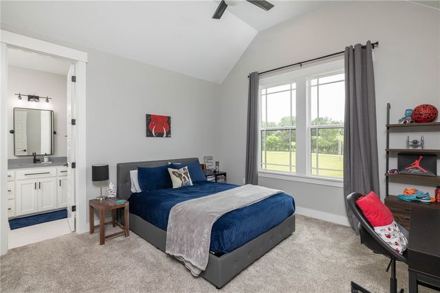 2762 Wilson Lane, Fayetteville, AR 72703