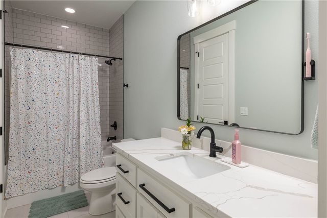 2762 Wilson Lane, Fayetteville, AR 72703
