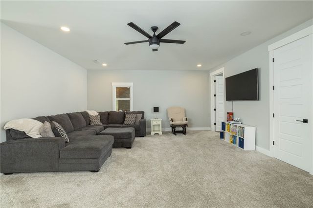 2762 Wilson Lane, Fayetteville, AR 72703