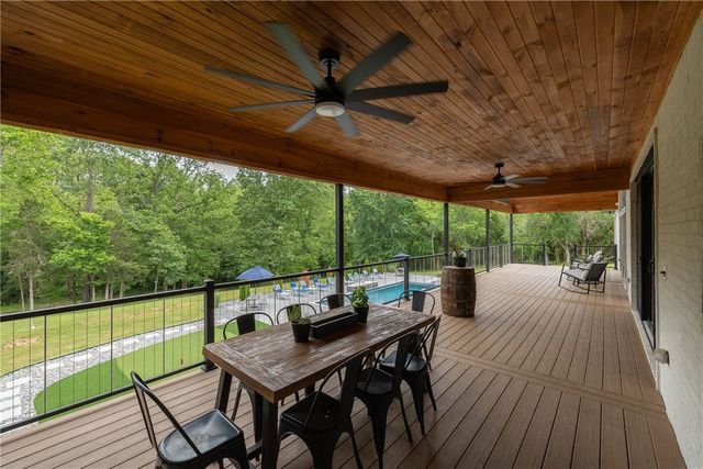 2762 Wilson Lane, Fayetteville, AR 72703
