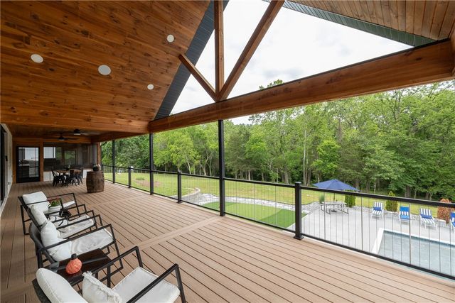 2762 Wilson Lane, Fayetteville, AR 72703