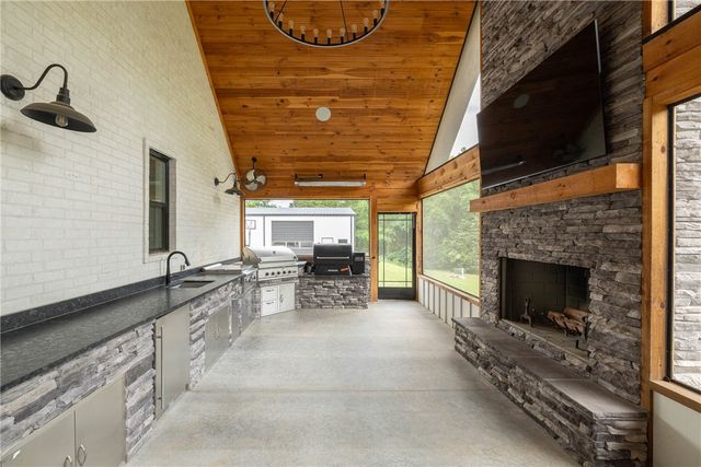 2762 Wilson Lane, Fayetteville, AR 72703