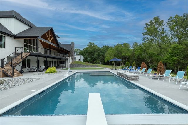 2762 Wilson Lane, Fayetteville, AR 72703