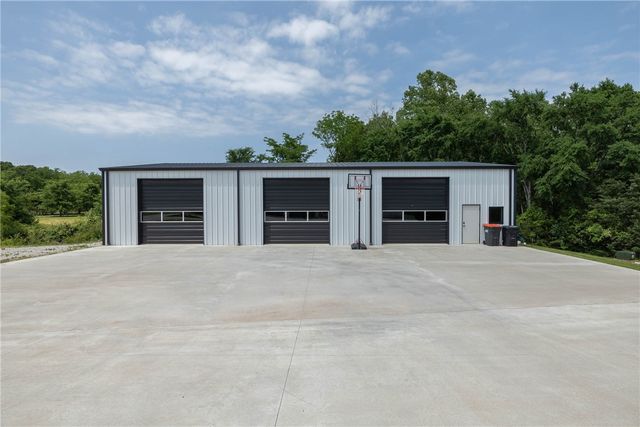 2762 Wilson Lane, Fayetteville, AR 72703