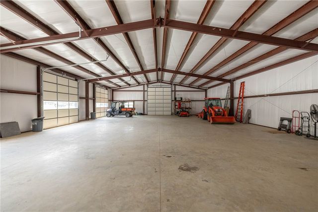 2762 Wilson Lane, Fayetteville, AR 72703