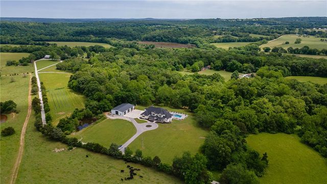 2762 Wilson Lane, Fayetteville, AR 72703