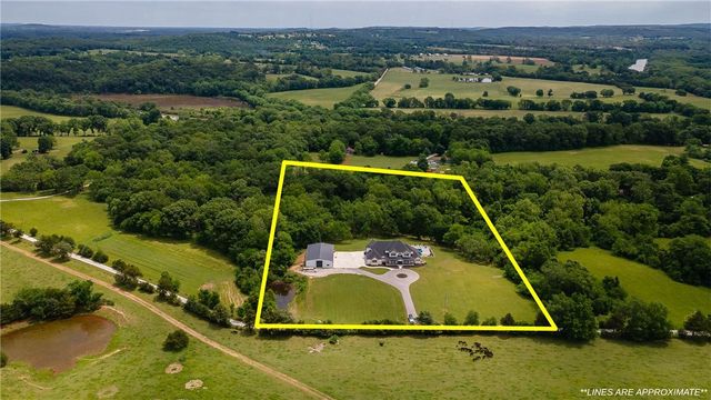 2762 Wilson Lane, Fayetteville, AR 72703