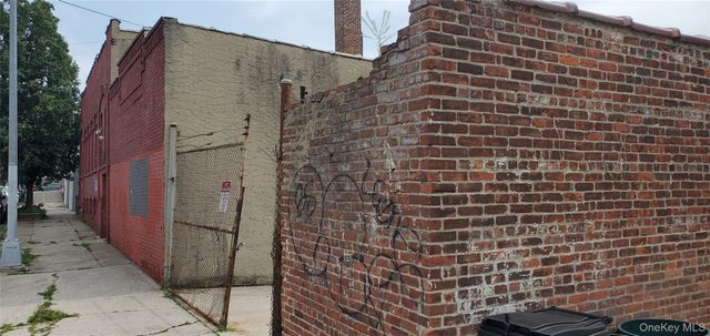6638 Clinton Avenue, Maspeth, NY 11378