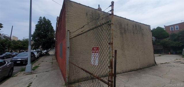 6638 Clinton Avenue, Maspeth, NY 11378