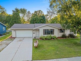 1403 HILLCREST AVENUE, Kewaunee, WI 54216