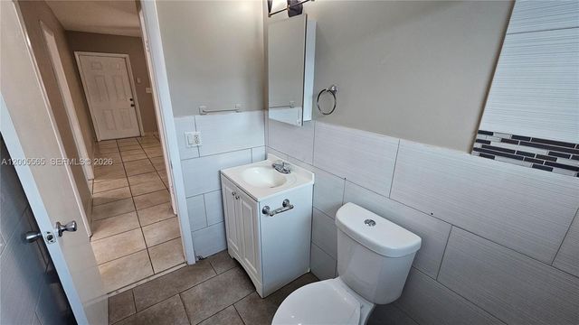 5030 SW 26th Ave 2, Dania Beach, FL 33312