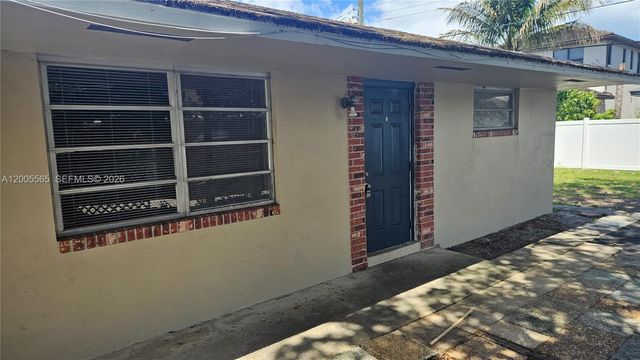 5030 SW 26th Ave 2, Dania Beach, FL 33312