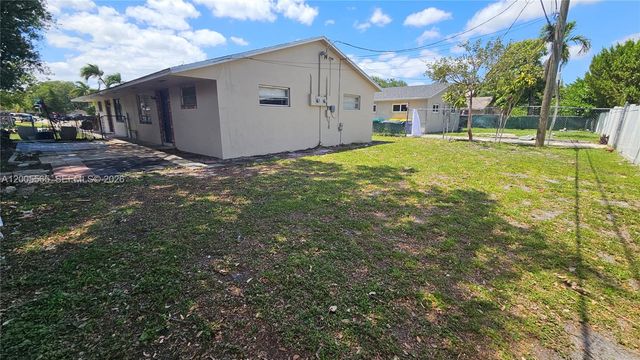 5030 SW 26th Ave 2, Dania Beach, FL 33312