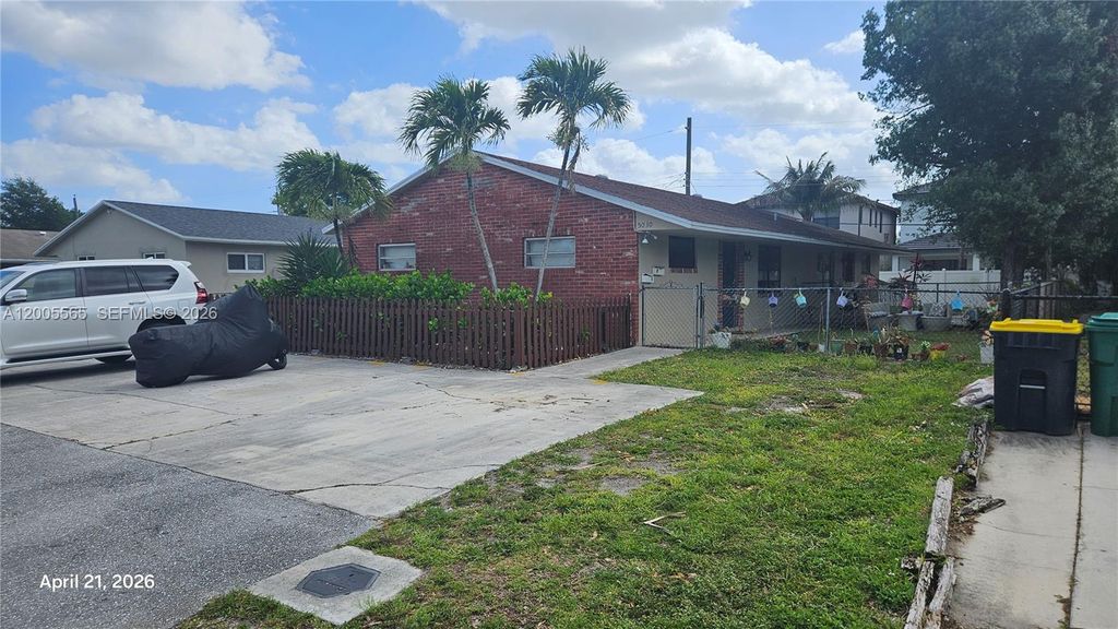 5030 SW 26th Ave 2, Dania Beach, FL 33312