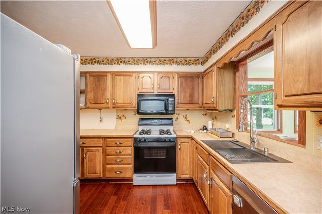 4851 Woodridge Drive, Youngstown, OH 44515