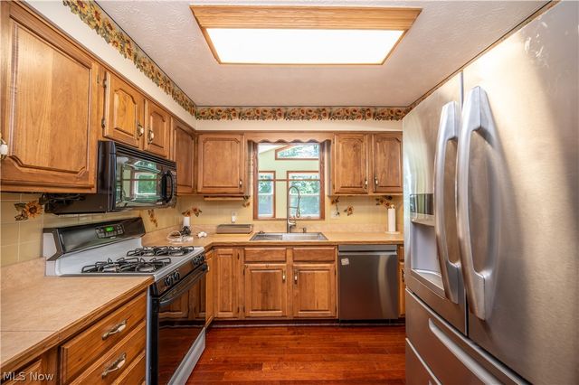 4851 Woodridge Drive, Youngstown, OH 44515