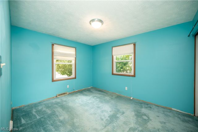 4851 Woodridge Drive, Youngstown, OH 44515