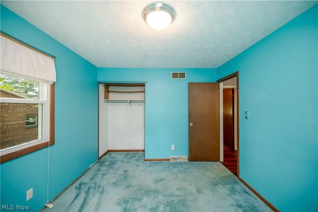 4851 Woodridge Drive, Youngstown, OH 44515