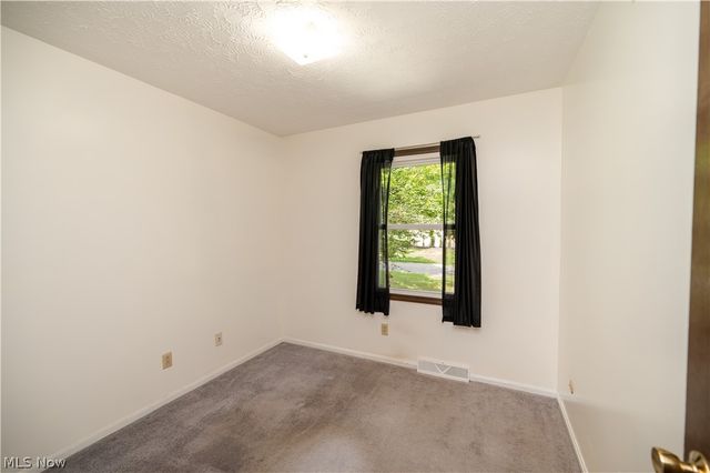 4851 Woodridge Drive, Youngstown, OH 44515