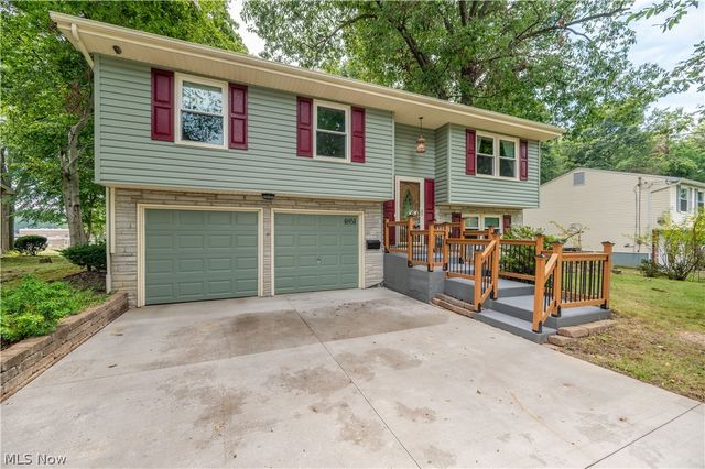 4851 Woodridge Drive, Youngstown, OH 44515