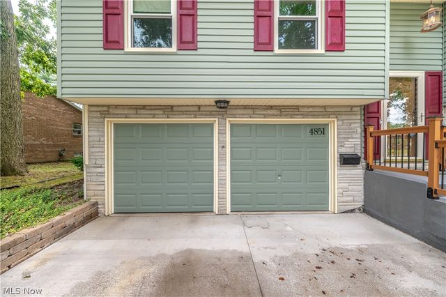 4851 Woodridge Drive, Youngstown, OH 44515