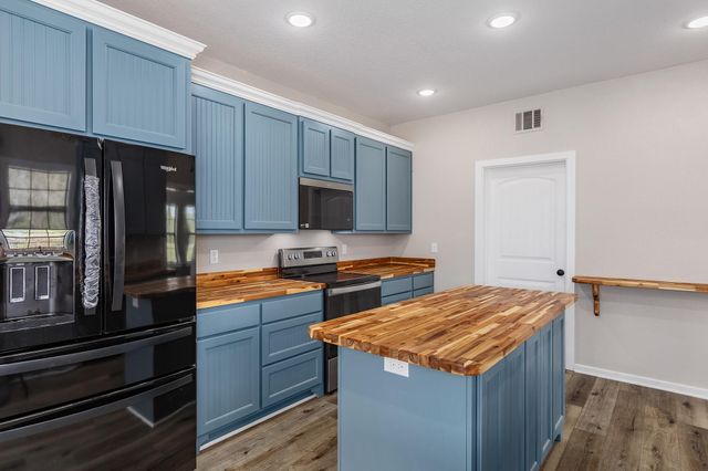 1331 County Road 2071, Hull, TX 77564
