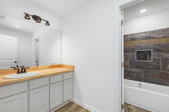 1331 County Road 2071, Hull, TX 77564