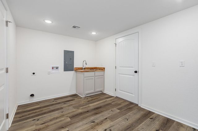 1331 County Road 2071, Hull, TX 77564