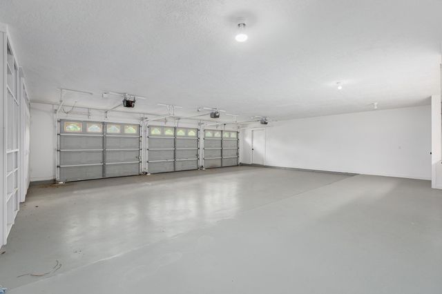 1331 County Road 2071, Hull, TX 77564
