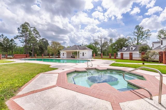 1331 County Road 2071, Hull, TX 77564