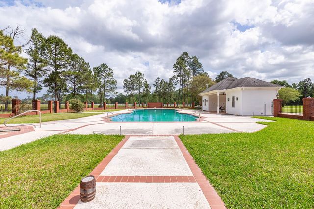 1331 County Road 2071, Hull, TX 77564