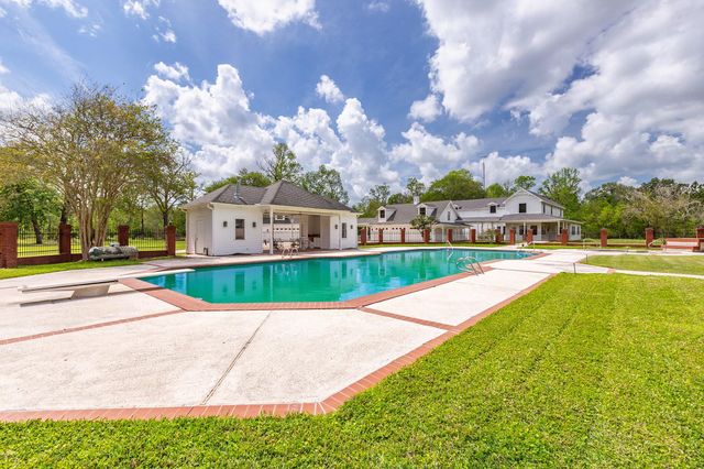 1331 County Road 2071, Hull, TX 77564