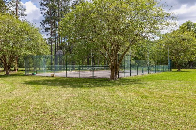 1331 County Road 2071, Hull, TX 77564