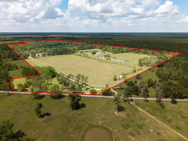 1331 County Road 2071, Hull, TX 77564
