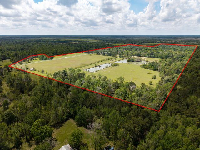 1331 County Road 2071, Hull, TX 77564