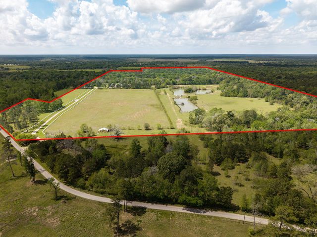 1331 County Road 2071, Hull, TX 77564