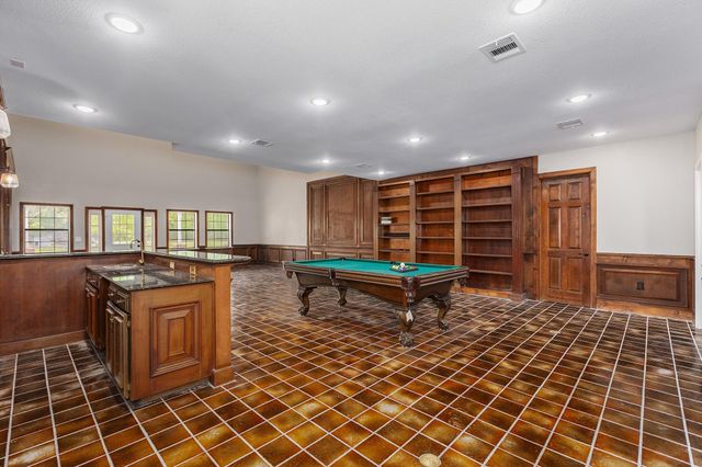 1331 County Road 2071, Hull, TX 77564