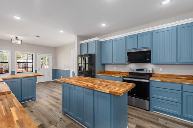 1331 County Road 2071, Hull, TX 77564