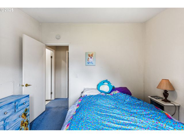 620 N Bay St, Waldport, OR 97394