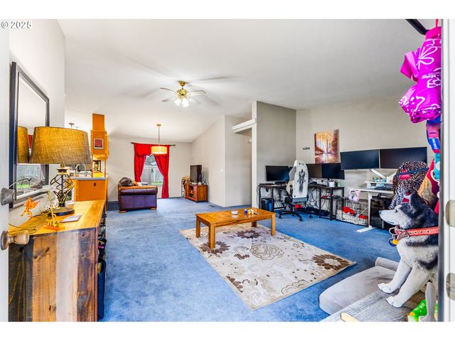 620 N Bay St, Waldport, OR 97394