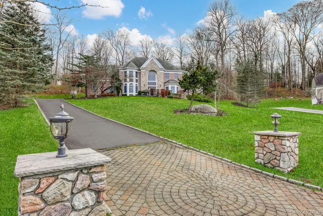 22 Golden Road, Suffern, NY 10901