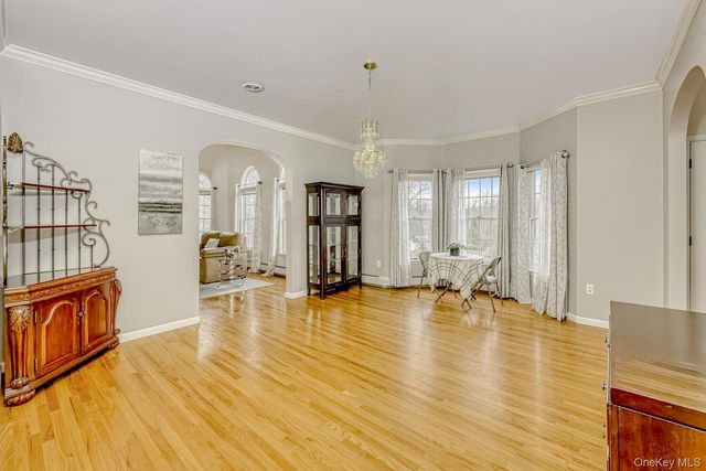22 Golden Road, Suffern, NY 10901
