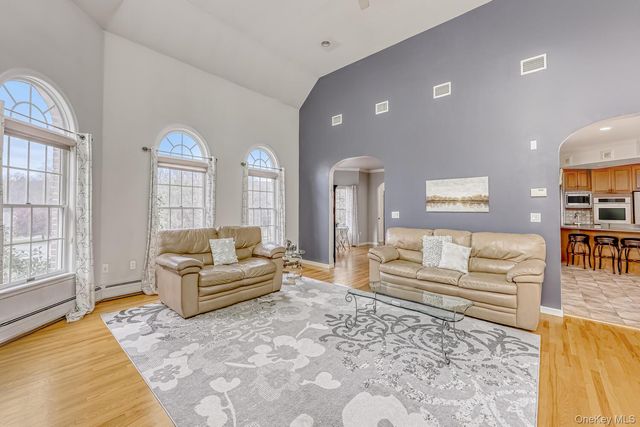22 Golden Road, Suffern, NY 10901