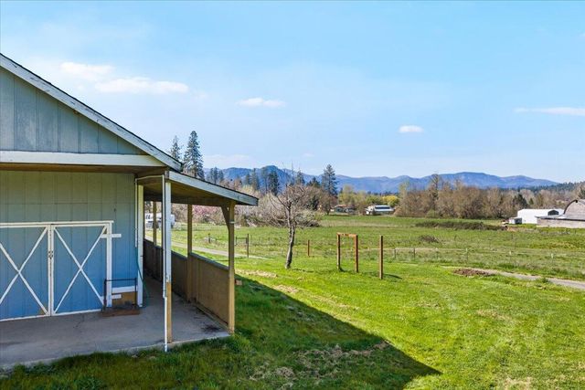 4214 Midway Avenue, Grants Pass, OR 97527