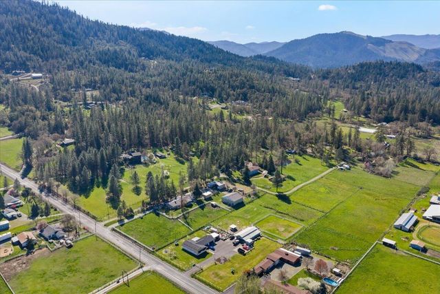 4214 Midway Avenue, Grants Pass, OR 97527